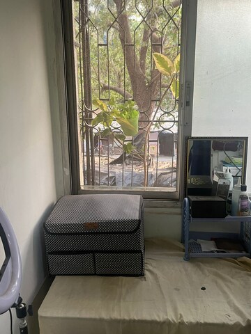 Room in  Pg at Pali Hill – for Rent