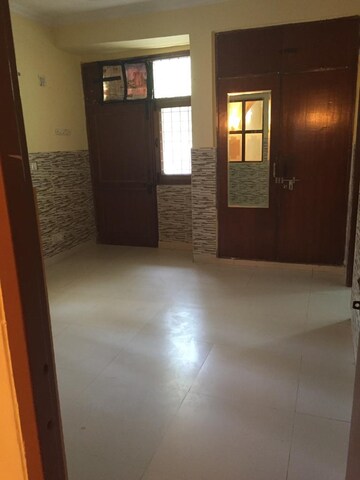 Room in 3 BHK Apartment at Saket – for Rent