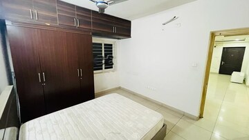 Room in 2.5 BHK Apartment at Aparna HillPark Boulevard, Chanda Nagar – for Rent