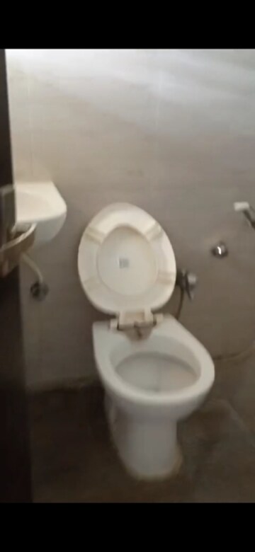 Bathroom in 4 BHK Villa at Chandkheda – for Rent