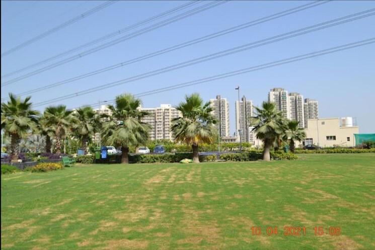 Garden, emaar-gurgaon-greens 3.5 Bedroom 1650 Sq.Ft. Apartment In Sector 102 Gurgaon 8027189