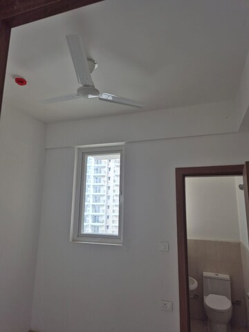 Room in 3 BHK Apartment at Amrapali Golf Homes, Sector 4, Greater Noida – for Rent