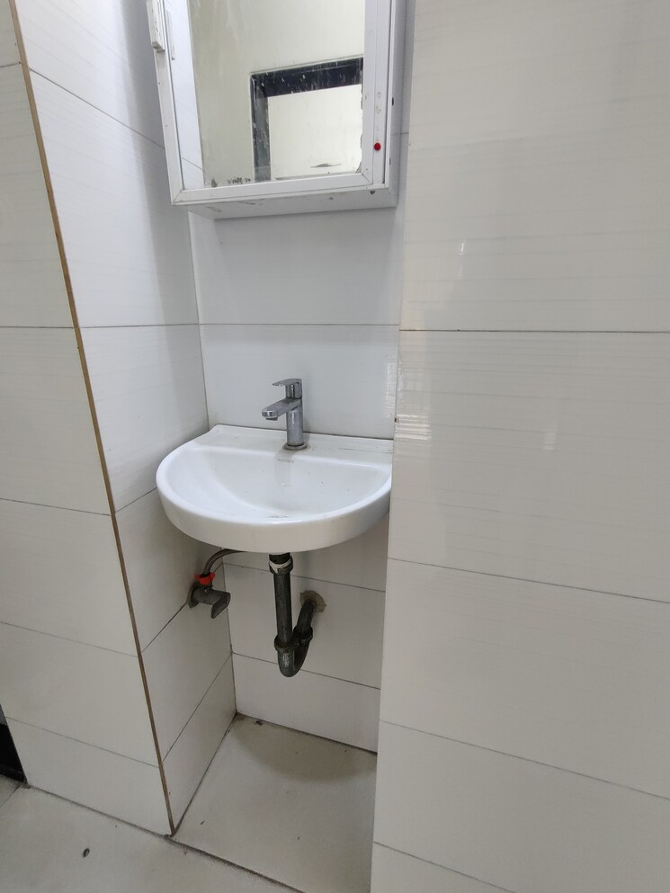 Bathroom, happy-home-residency 1 Bedroom 506 Sq.Ft. Apartment In Mira Road Thane 8027208