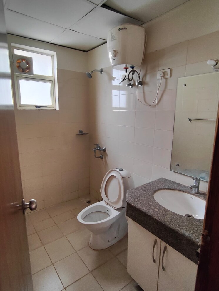 Master Bedroom, dlf-the-primus 3 Bedroom 1799 Sq.Ft. Apartment In Sector 82a Gurgaon 8027240