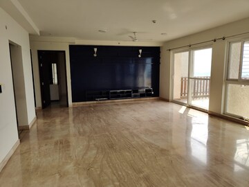 Room in 3.5 BHK Apartment at Mahindra Windchimes, Bannerghatta Road – for Rent
