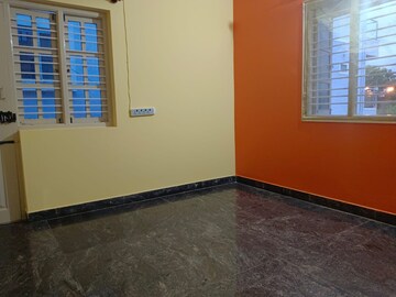 Room in 1 BHK Builder Floor at Ejipura – for Rent
