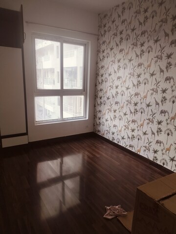 Room in 3.5 BHK Apartment at Mapsko Royale Ville, Sector 82 – for Rent