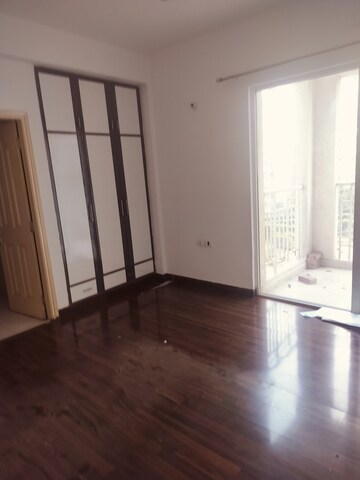 Room in 3.5 BHK Apartment at Mapsko Royale Ville, Sector 82 – for Rent