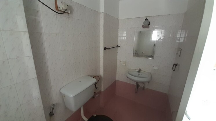 Bathroom, hermes-heritage-homes 2 Bedroom 1100 Sq.Ft. Apartment In Shastrinagar Pune 8027361