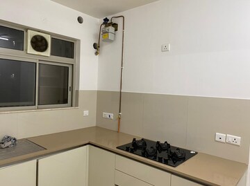 Furnished Amenities in 2 BHK Apartment at Hiranandani Estate – for Rent
