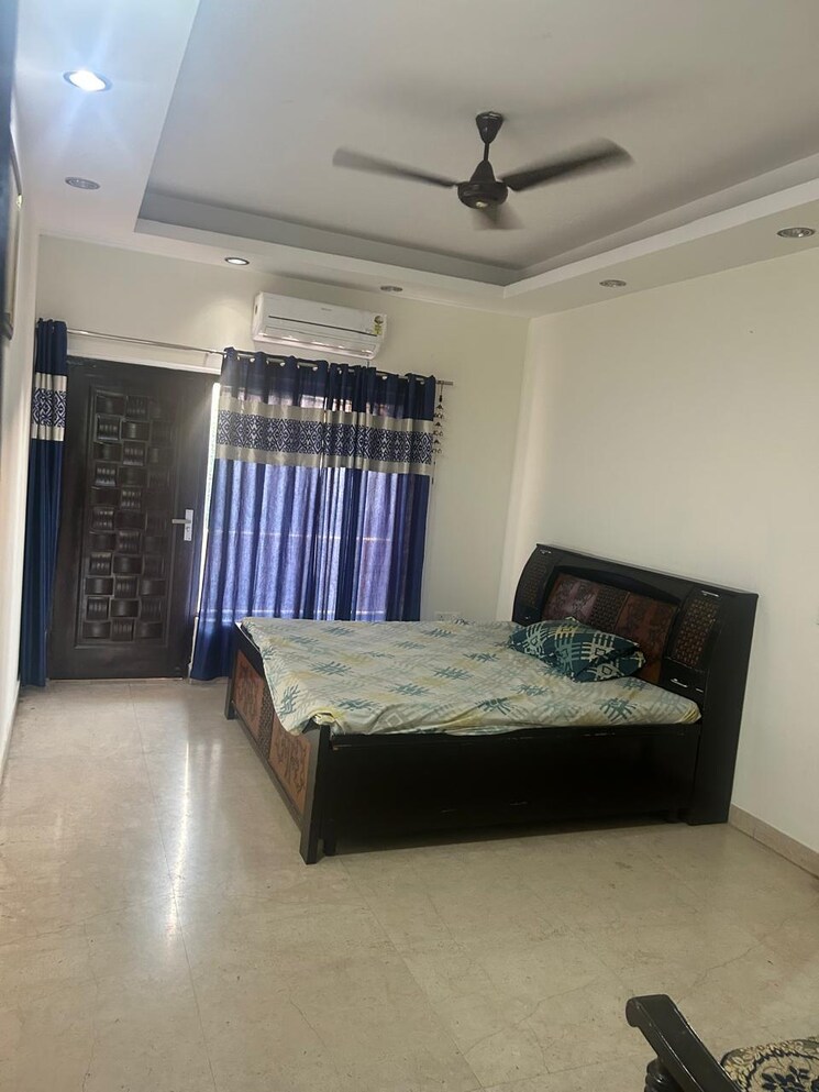 Bedroom, shree-vardhman-flora 2.5 Bedroom 1500 Sq.Ft. Apartment In Sector 90 Gurgaon 8027403