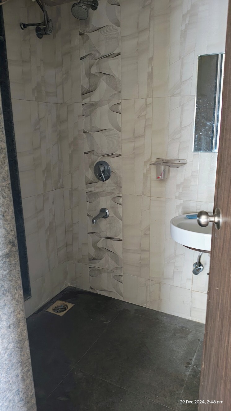 Bathroom, hdil-metropolis-residences 3 Bedroom 1350 Sq.Ft. Apartment In Andheri West Mumbai 8027409