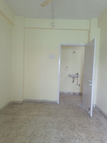 Room in 2 BHK Apartment at Powai Cosmopolitan CHS, Powai – for Rent