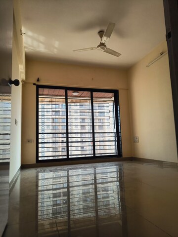 Master Bedroom in 3 BHK Apartment at DB Orchid Suburbia, Kandivali West – for Rent