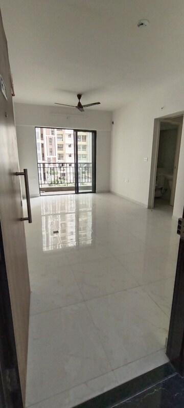 Master Bedroom in 1.5 BHK Apartment at Runwal Gardens, Dombivli East – for Rent