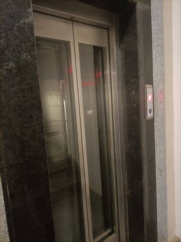 Lift in 3 BHK Apartment at ATS Marigold, Sector 89a – for Sale