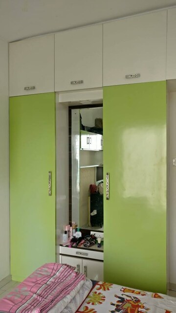 Room in 2 BHK Apartment at Prakruti Pearl, Ghodbunder Road – for Rent