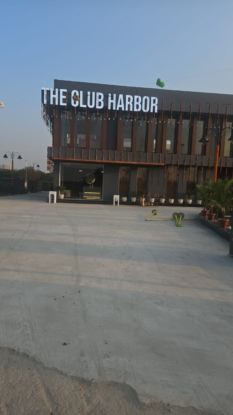 Exterior View, noida central  250 Sq.Yd. Plot In Noida Central Noida 8027495