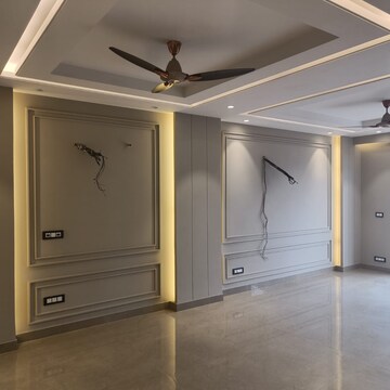 Building Lobby in 3 BHK Builder Floor at Sector 46 – for Rent