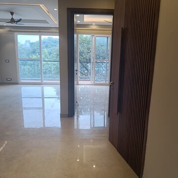 Room in 3 BHK Builder Floor at Sector 46 – for Rent