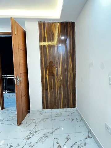Room in 1 BHK Apartment at Saket – for Rent