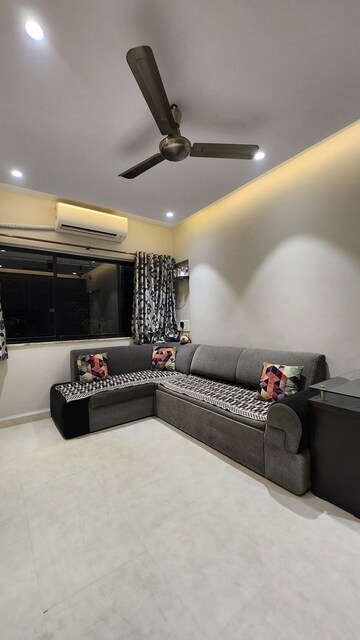 2.5 BHK Apartment For Rent in Oberoi Realty Woods, Goregaon East
