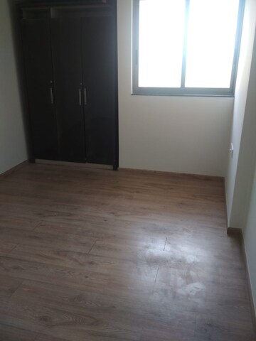 Room in 2 BHK Apartment at Lodha Casa Royale, Balkum Pada – for Sale