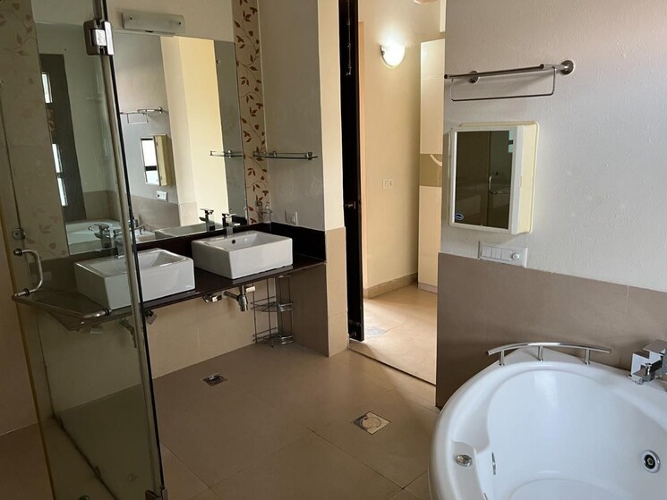 Bathroom, dlf-the-crest 3 Bedroom 2700 Sq.Ft. Apartment In Sector 54 Gurgaon 8027527