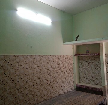 Room in 2 BHK Independent House at Aliganj – for Rent