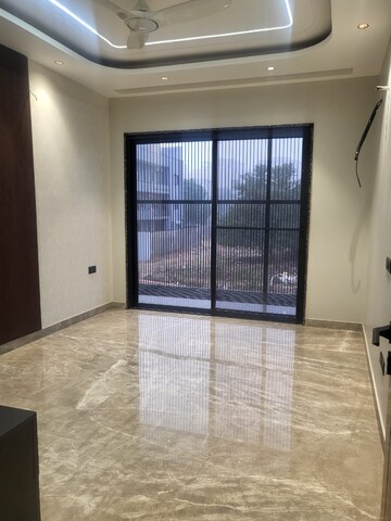 Room in 4 BHK Apartment at M3M Merlin, Sector 67 – for Sale
