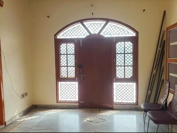 2 BHK Villa For Rent in Aliganj