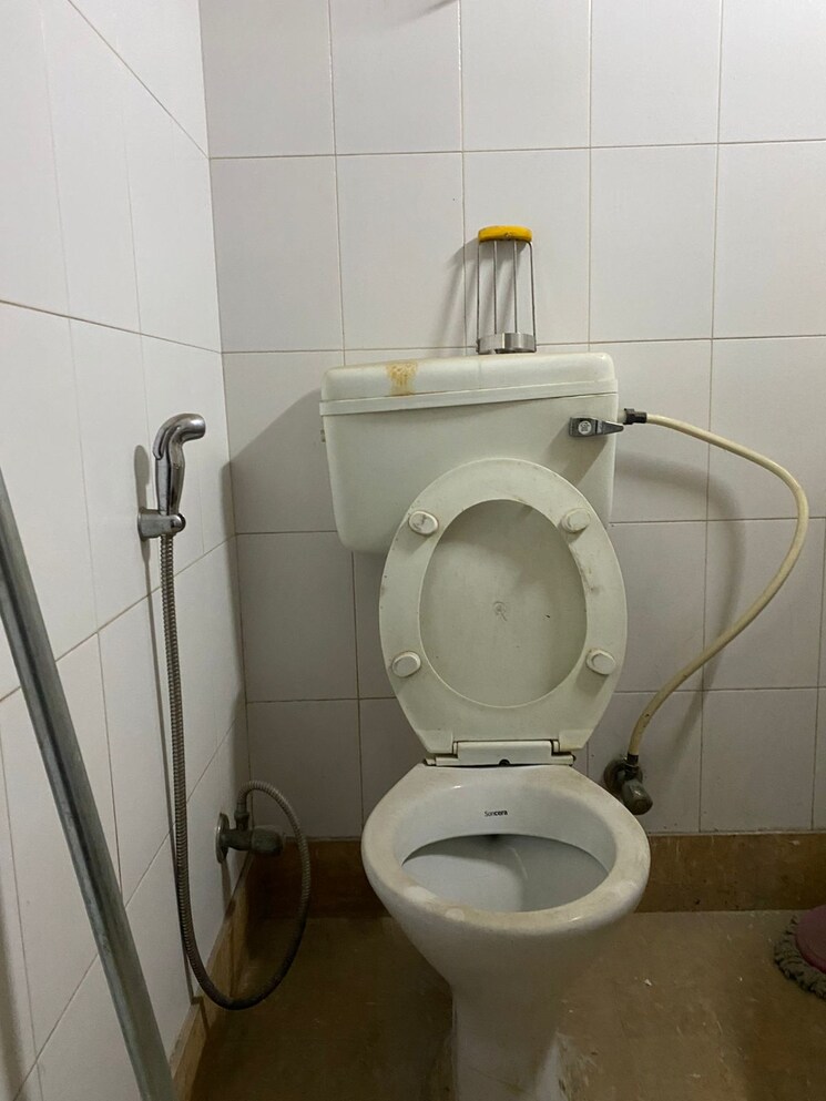 Bathroom, paschim vihar 2 Bedroom 900 Sq.Ft. Builder Floor In Paschim Vihar Delhi 8027610