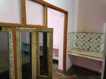 Bedroom in 1 BHK Villa at Aliganj – for Rent