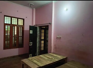 Bedroom in 1 BHK Villa at Aliganj – for Rent