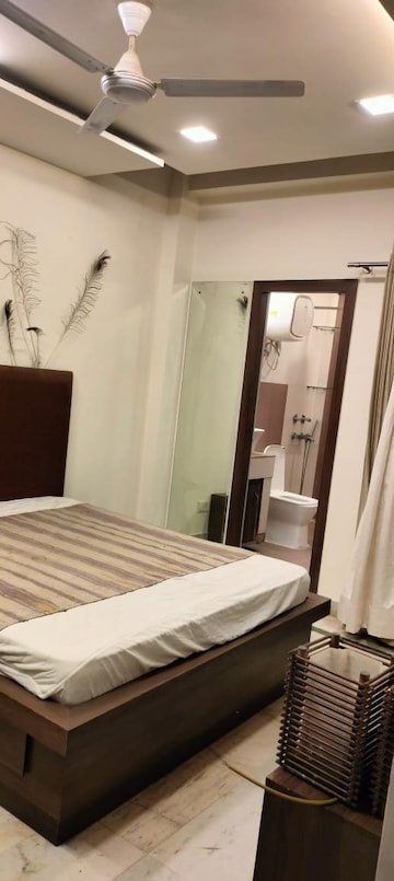 Master Bedroom in 2 BHK Builder Floor at Ansal Plaza Sector-23, Sector 23 – for Rent