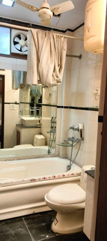 Bathroom in 2 BHK Builder Floor at Ansal Plaza Sector-23, Sector 23 – for Rent