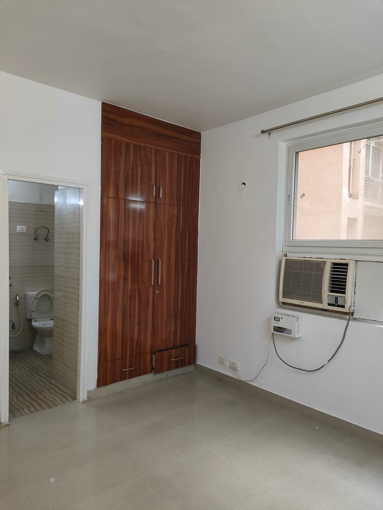 Room, tulip-ivory 4 Bedroom 2400 Sq.Ft. Apartment In Sector 70 Gurgaon 8027656