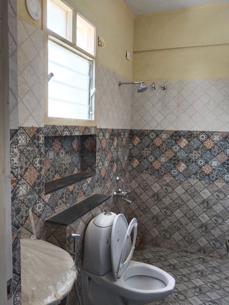 Bathroom, velachery 3 Bedroom 1050 Sq.Ft. Apartment In Velachery Chennai 8027636