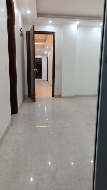 Room in 2 BHK Builder Floor at Ansal Plaza Sector-23, Sector 23 – for Rent