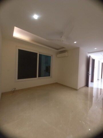 Room in 4 BHK Builder Floor at Greater Kailash ii – for Rent