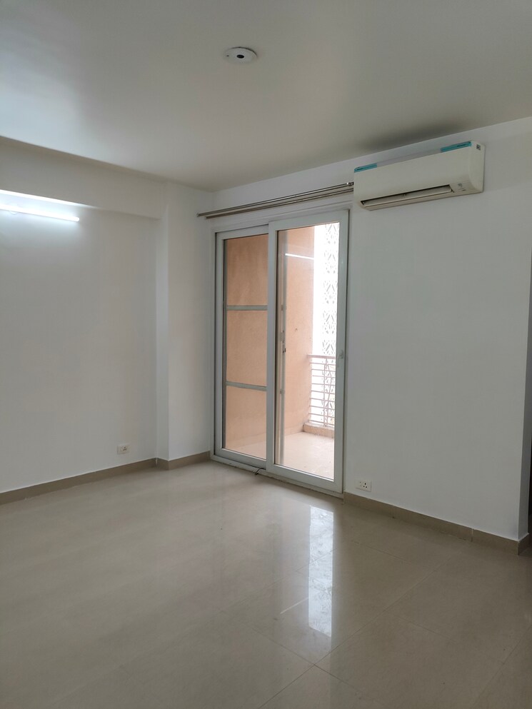 Master Bedroom, tulip-ivory 4 Bedroom 2400 Sq.Ft. Apartment In Sector 70 Gurgaon 8027691