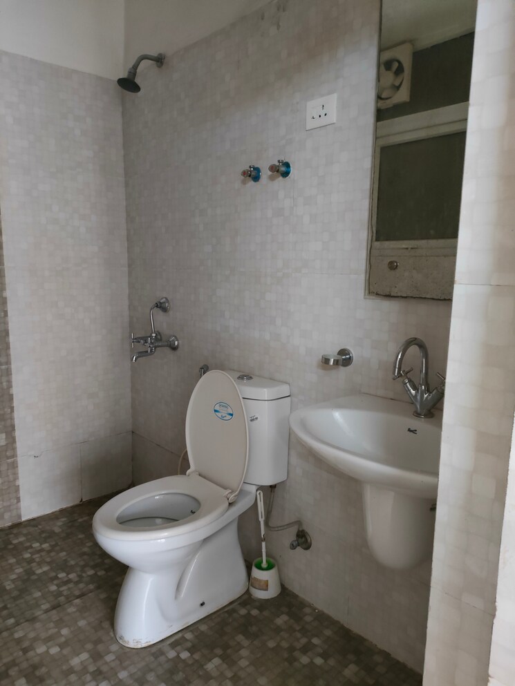 Bathroom, tulip-ivory 4 Bedroom 2400 Sq.Ft. Apartment In Sector 70 Gurgaon 8027691