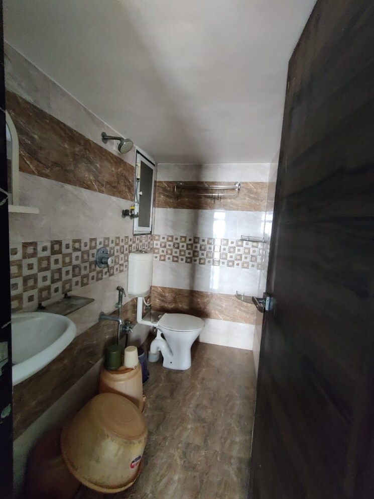 Bathroom, shree-pancham-mira-road 1 Bedroom 386 Sq.Ft. Apartment In Mira Road Thane 8027751