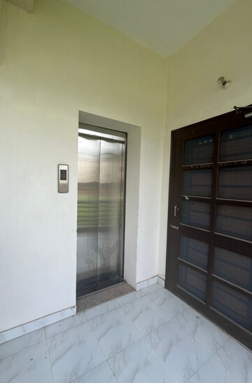 Room in 3 BHK Builder Floor at Sahastradhara Road – for Sale