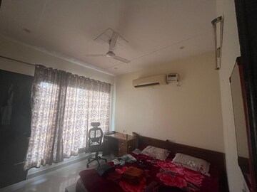 Bedroom in 3 BHK Builder Floor at Sector 40 – for Sale