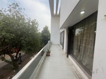 Balcony in 3 BHK Builder Floor at Sector 40 – for Sale