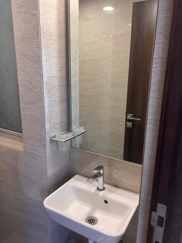 Master Bedroom in 1 BHK Apartment at Hiranandani Regent Hill, Powai – for Rent