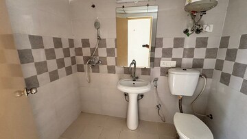 Bathroom in 2.5 BHK Apartment at Nimbus Express Park View - II, Chi V Greater Noida – for Sale