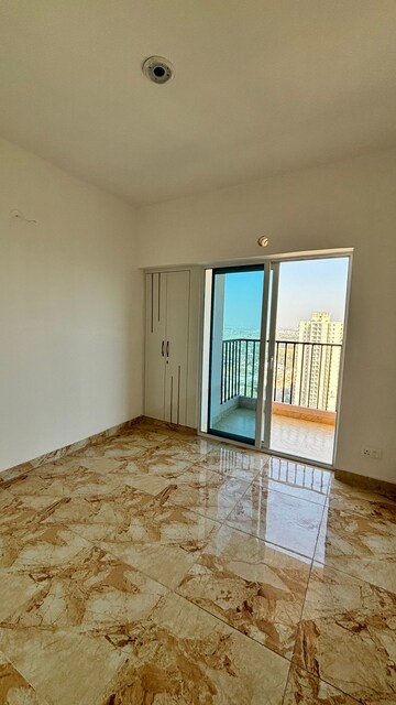 Room in 2 BHK Apartment at Gaur Atulyam, Omicron I Greater Noida – for Sale