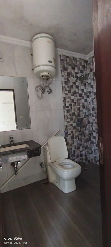 Bathroom in 3 BHK Builder Floor at Unitech South City II, Sector 50 – for Rent